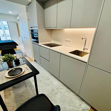 The Crespo - No 39 - Modern Apartment
